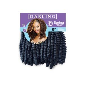 Postiche Spring Curl 16" Darling sur modèle – coiffure courte bouclée, effet naturel